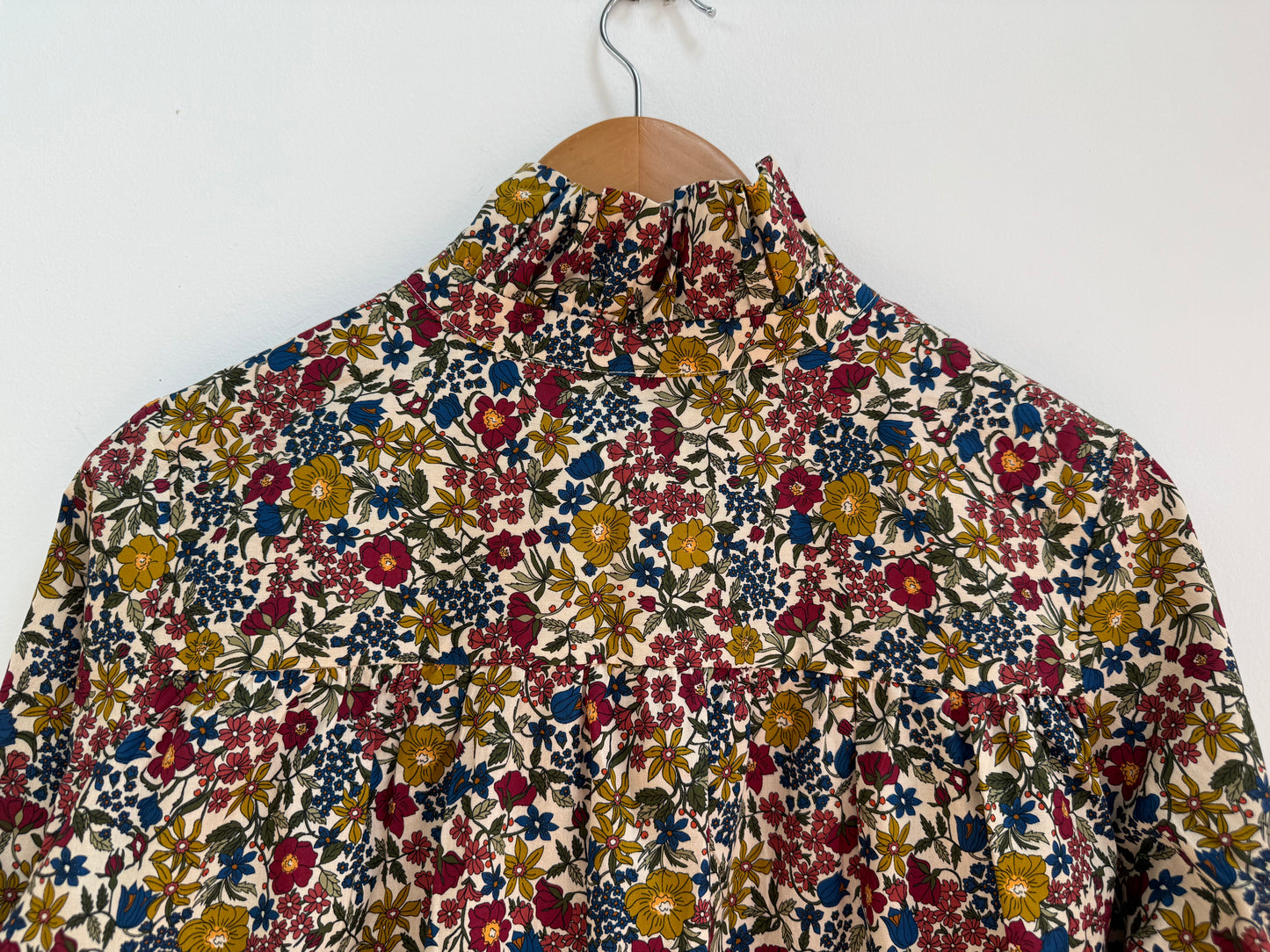 Chemise avec col imprimé floral Beige/ Bleue/ Bordeaux/ Vert