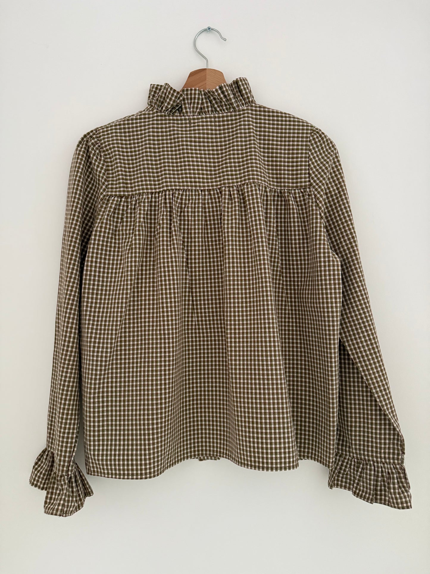 Chemise avec volants vichy kaki et beige