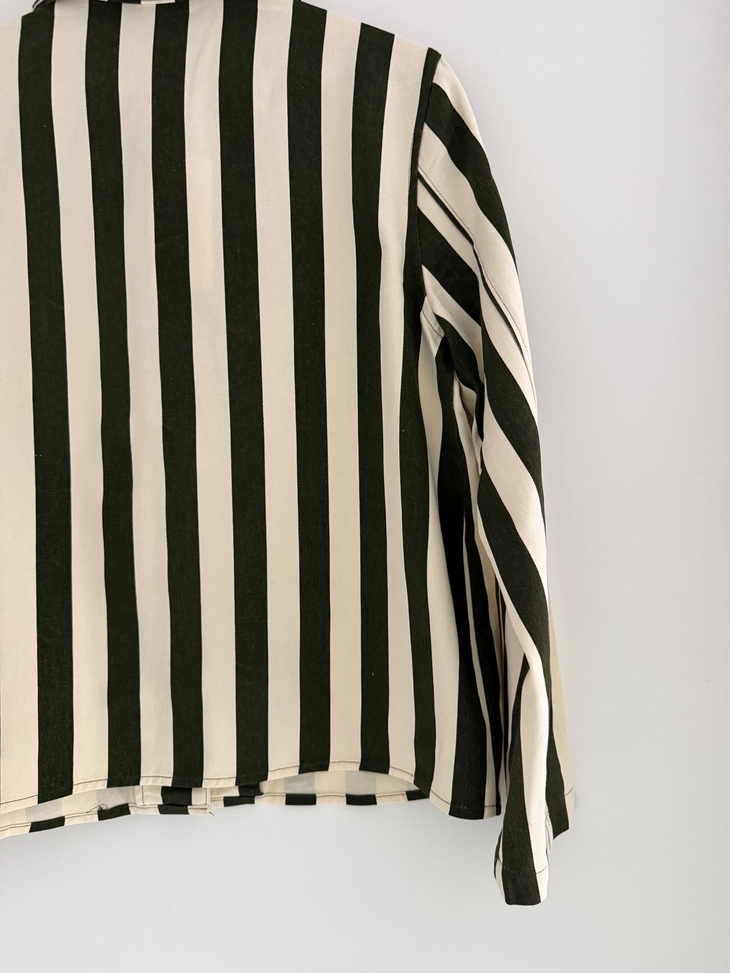 Veste avec col rayée kaki et crème