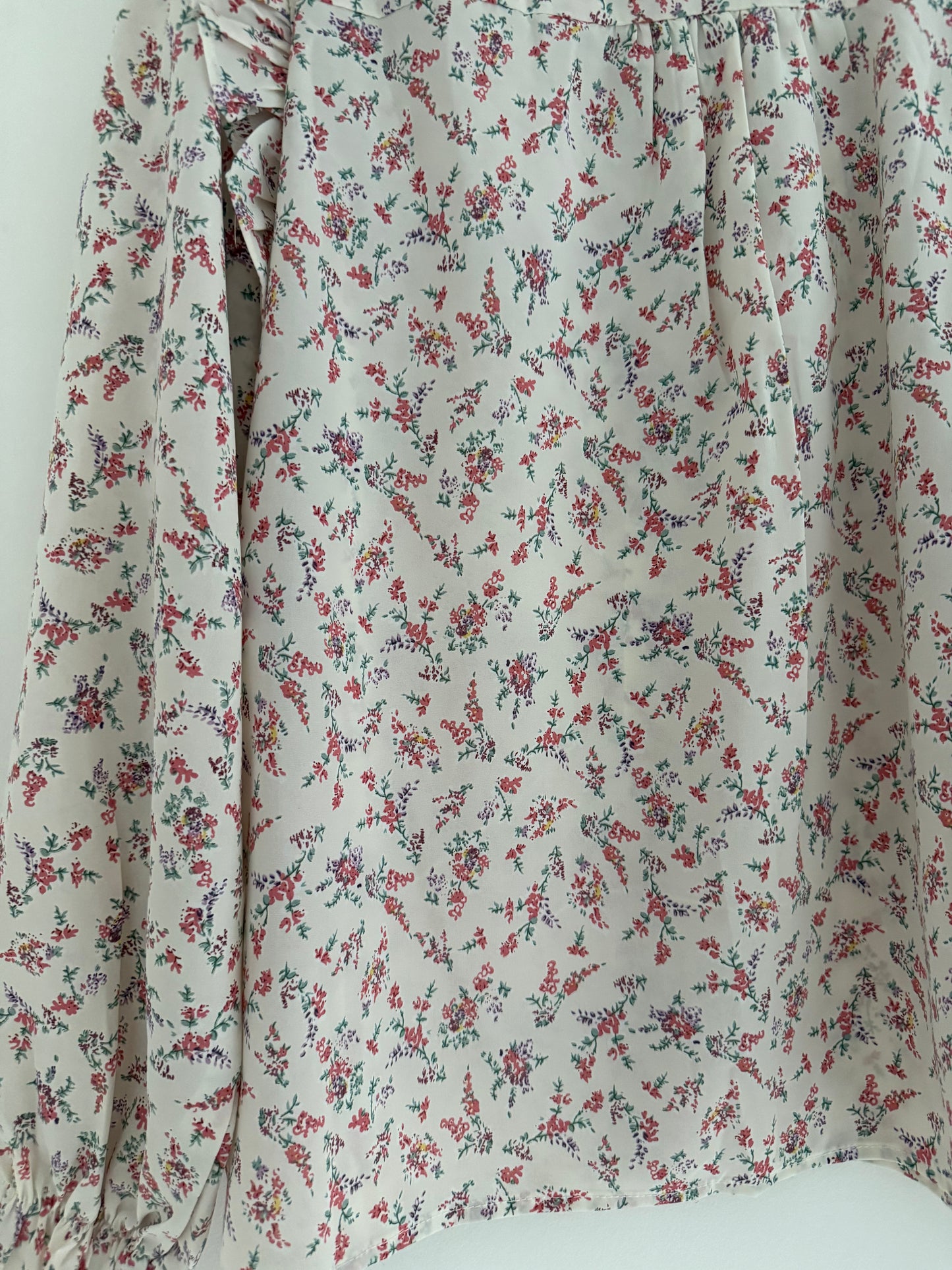 Blouse froufrous avec motifs