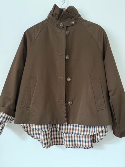 Trench court avec col chocolat et doublure à carreaux