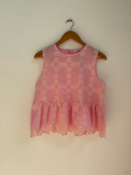 Débardeur à volants  rose avec broderies