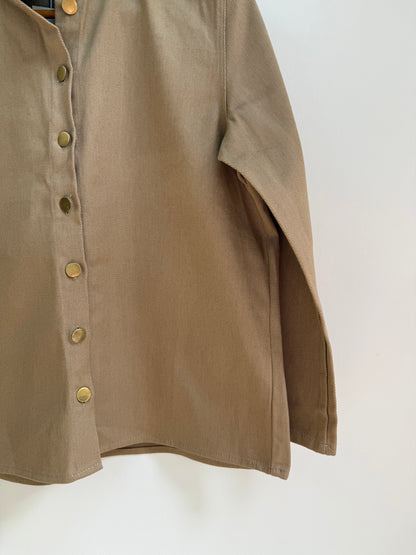 Sur chemise avec grand col beige