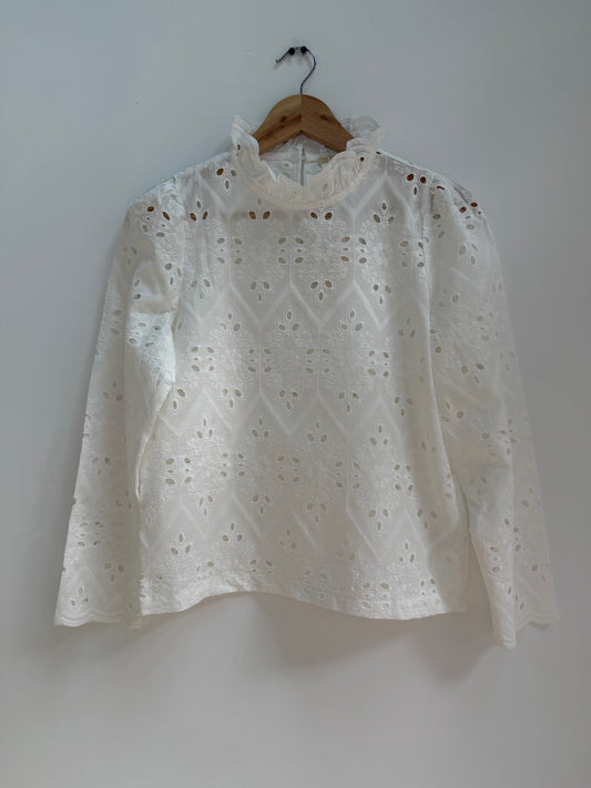 Blouse blanche type broderie