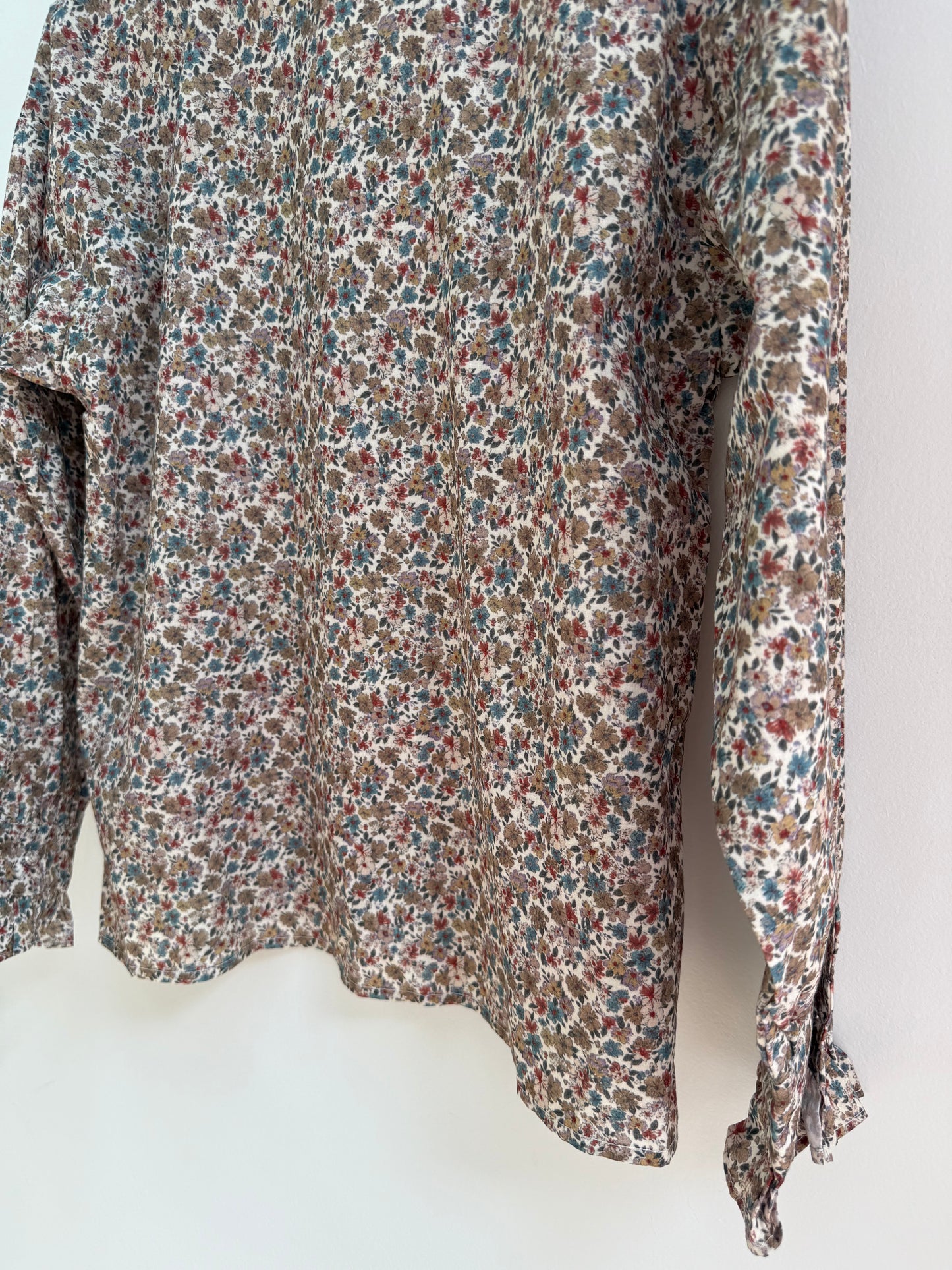 Chemise imprimé floral avec froufrous