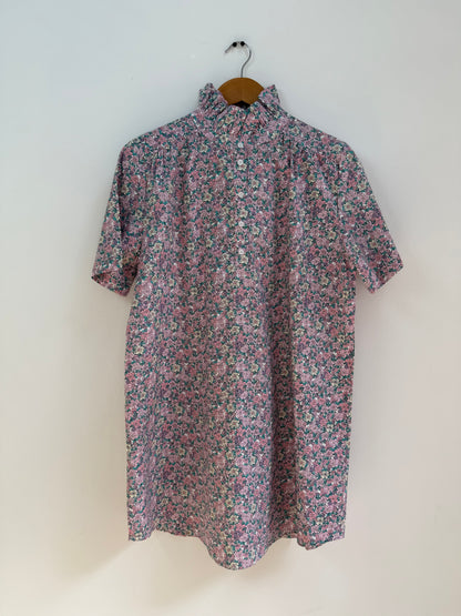 Robe avec grand col imprimé floral lilas