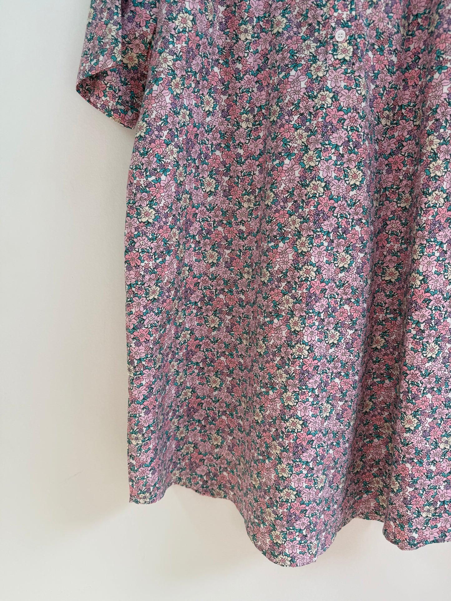 Robe avec grand col imprimé floral lilas