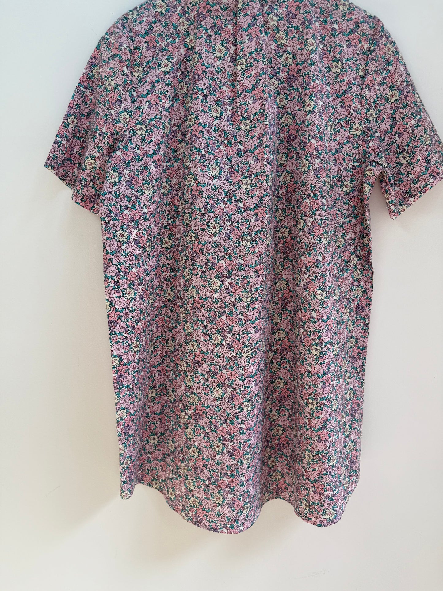 Robe avec grand col imprimé floral lilas
