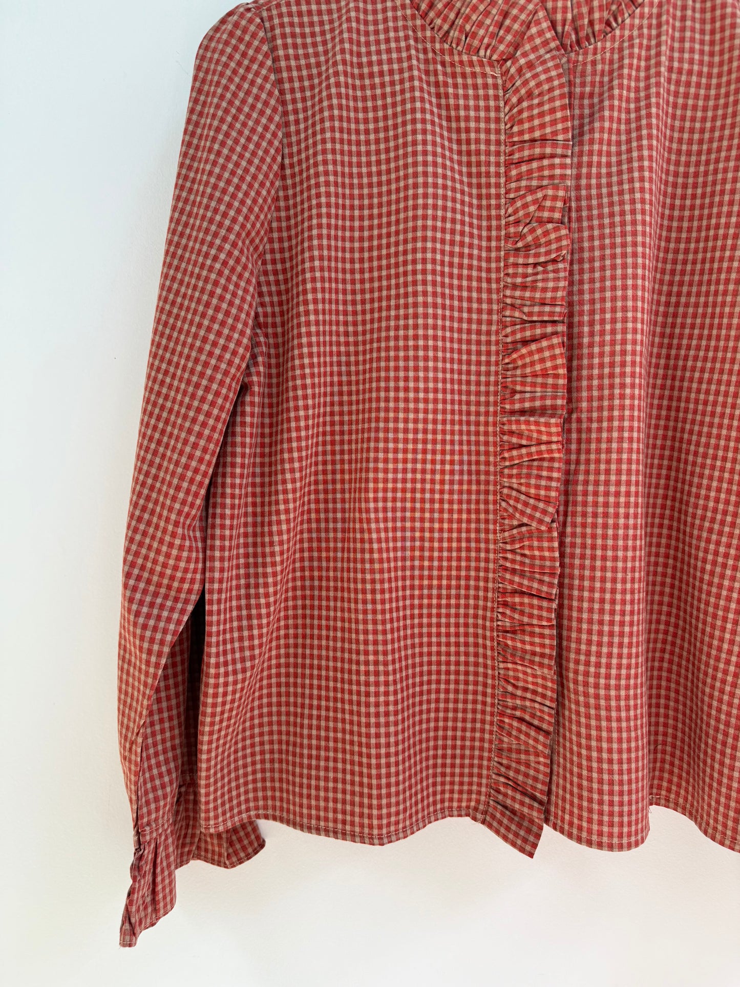 Chemise avec volants vichy camel/rouge