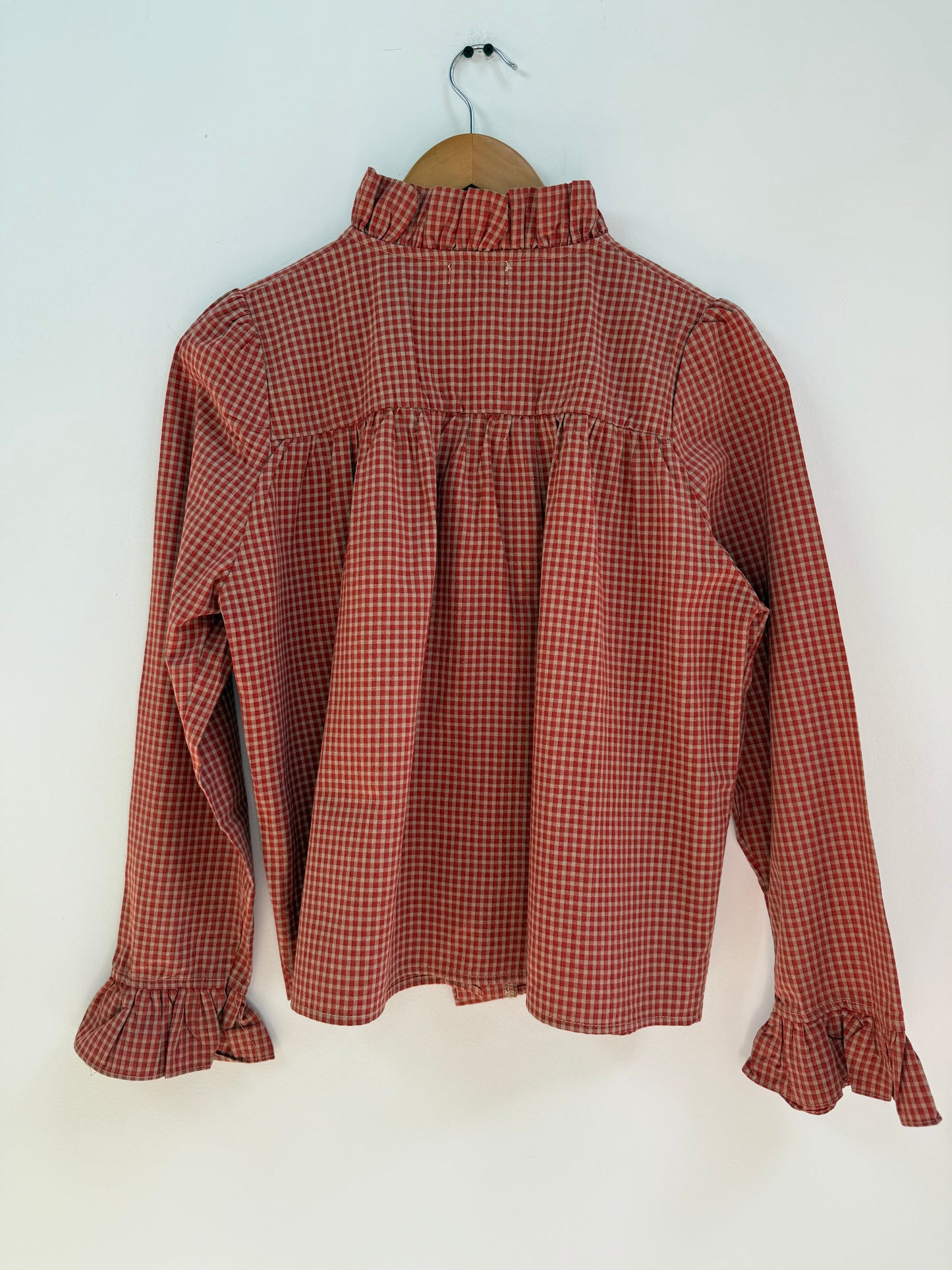 Chemise avec volants vichy camel/rouge