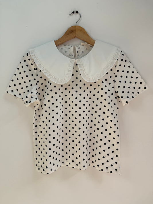 T-shirt grand col manches courtes blanc à poids noirs