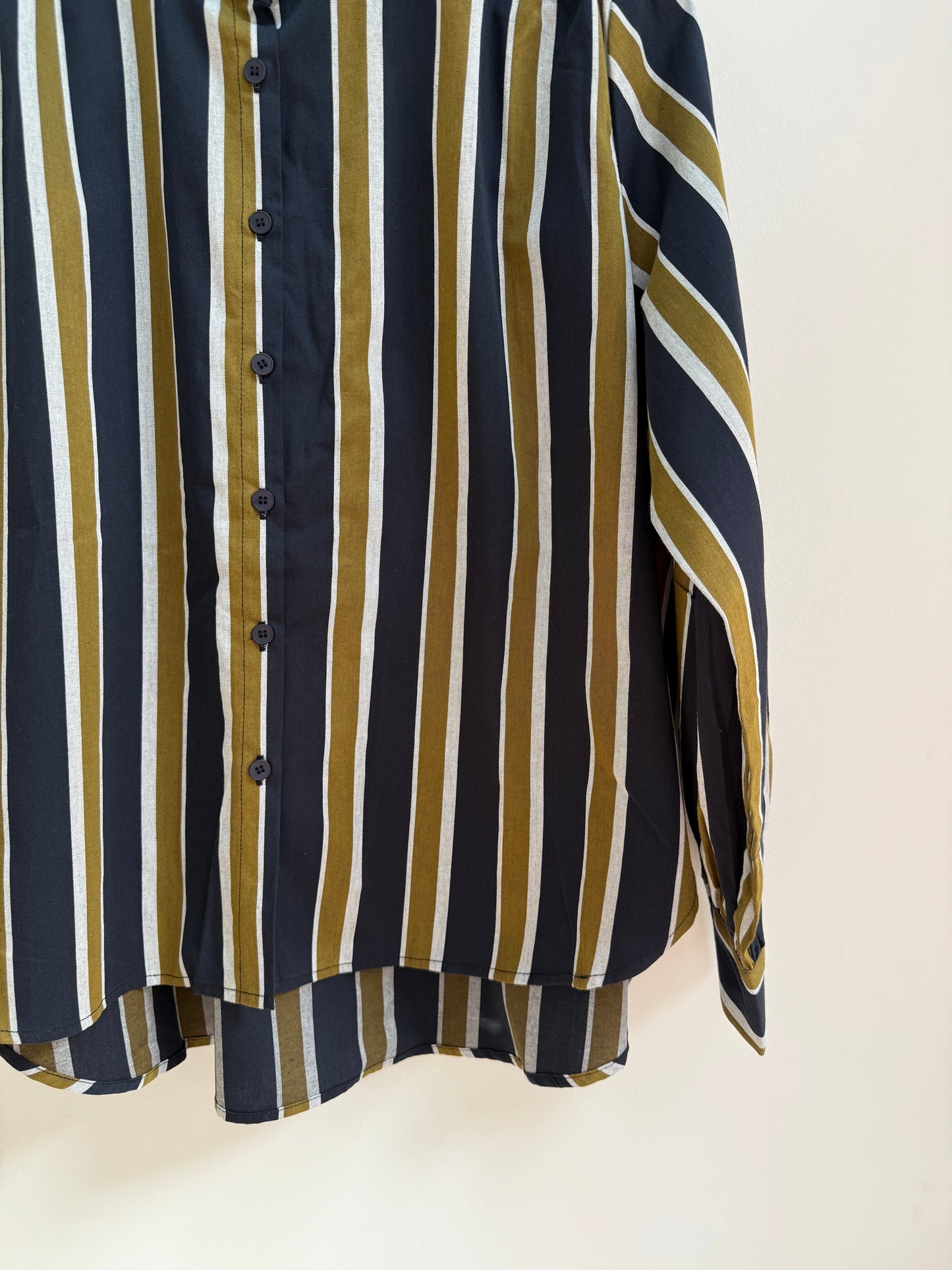 Chemise rayée avec grand col