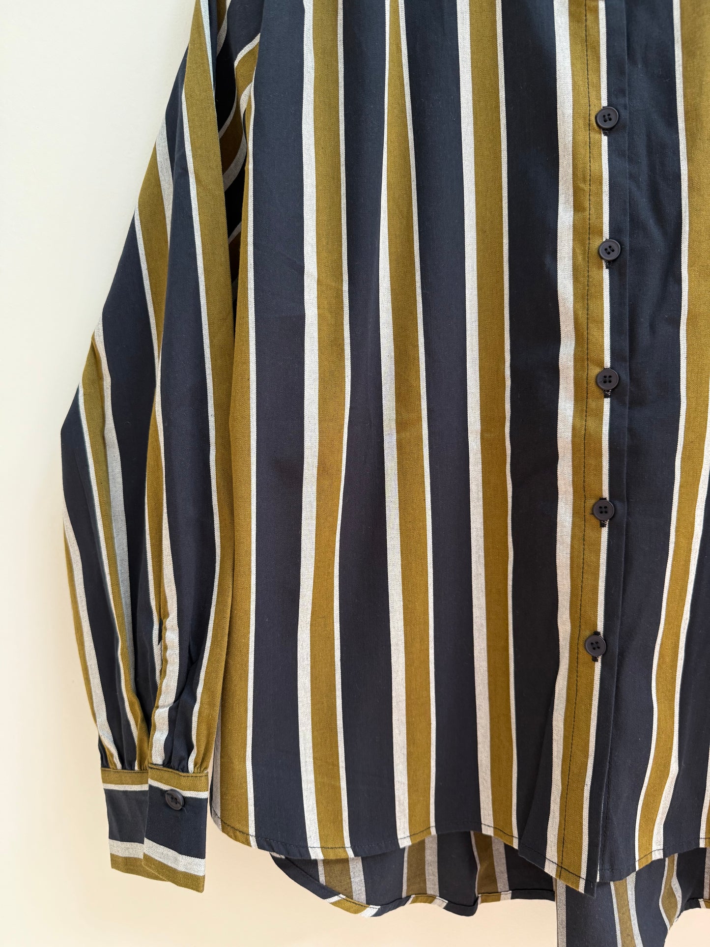 Chemise rayée avec grand col