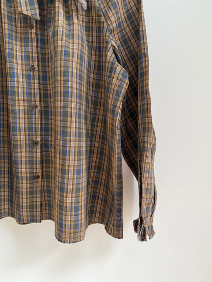 Blouse à carreaux col lavallière