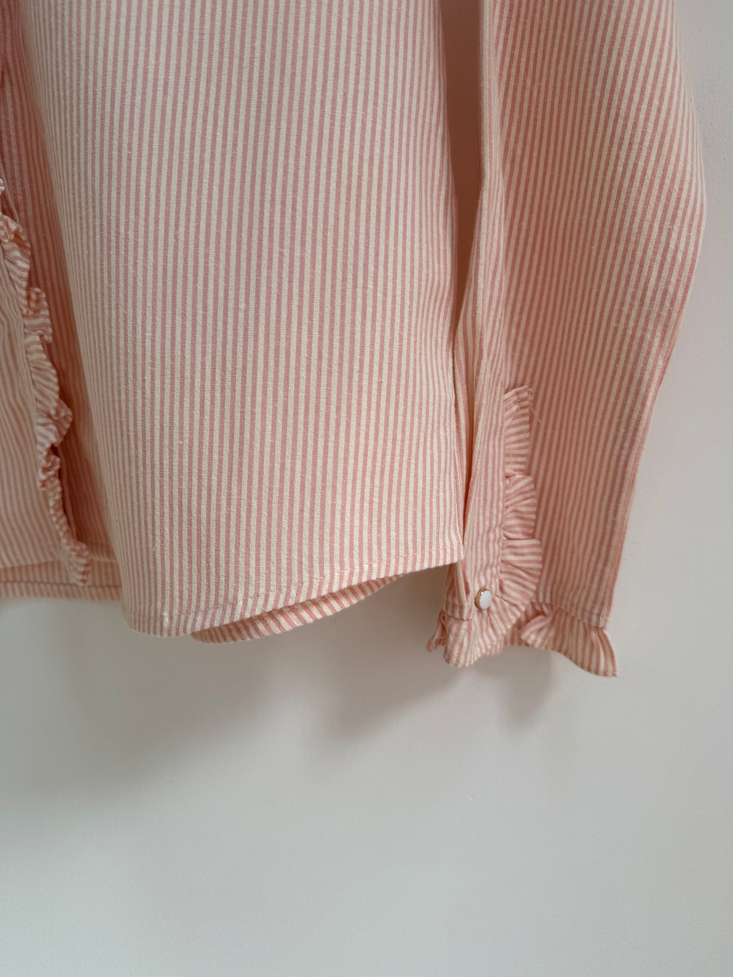 Chemise épaisse rayée à froufrous