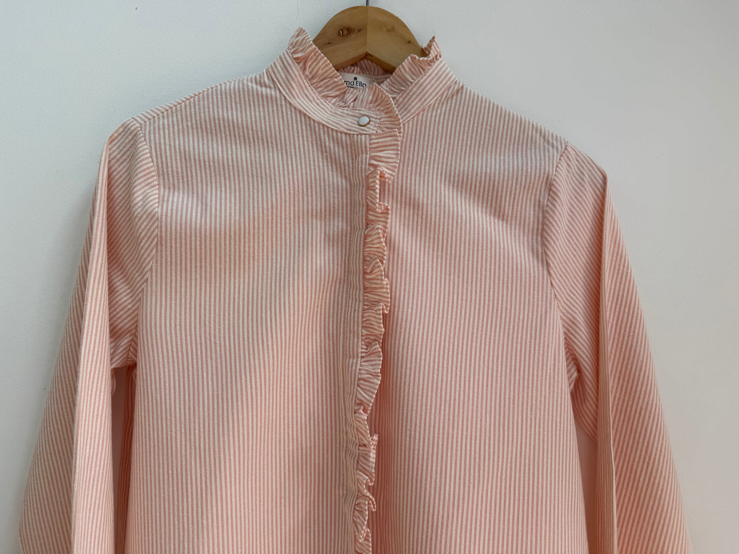 Chemise épaisse rayée à froufrous