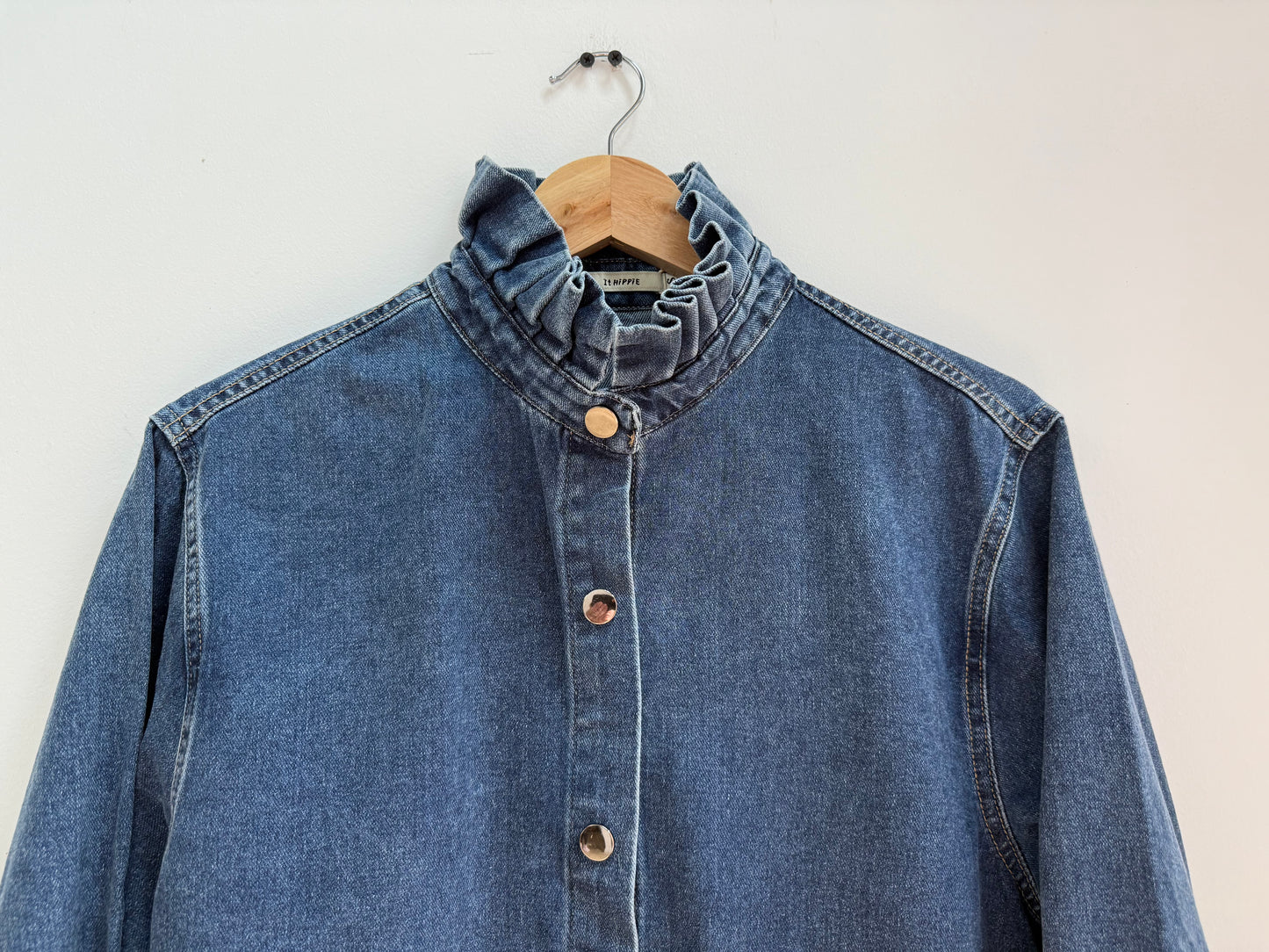 Sur chemise en jean avec grand col