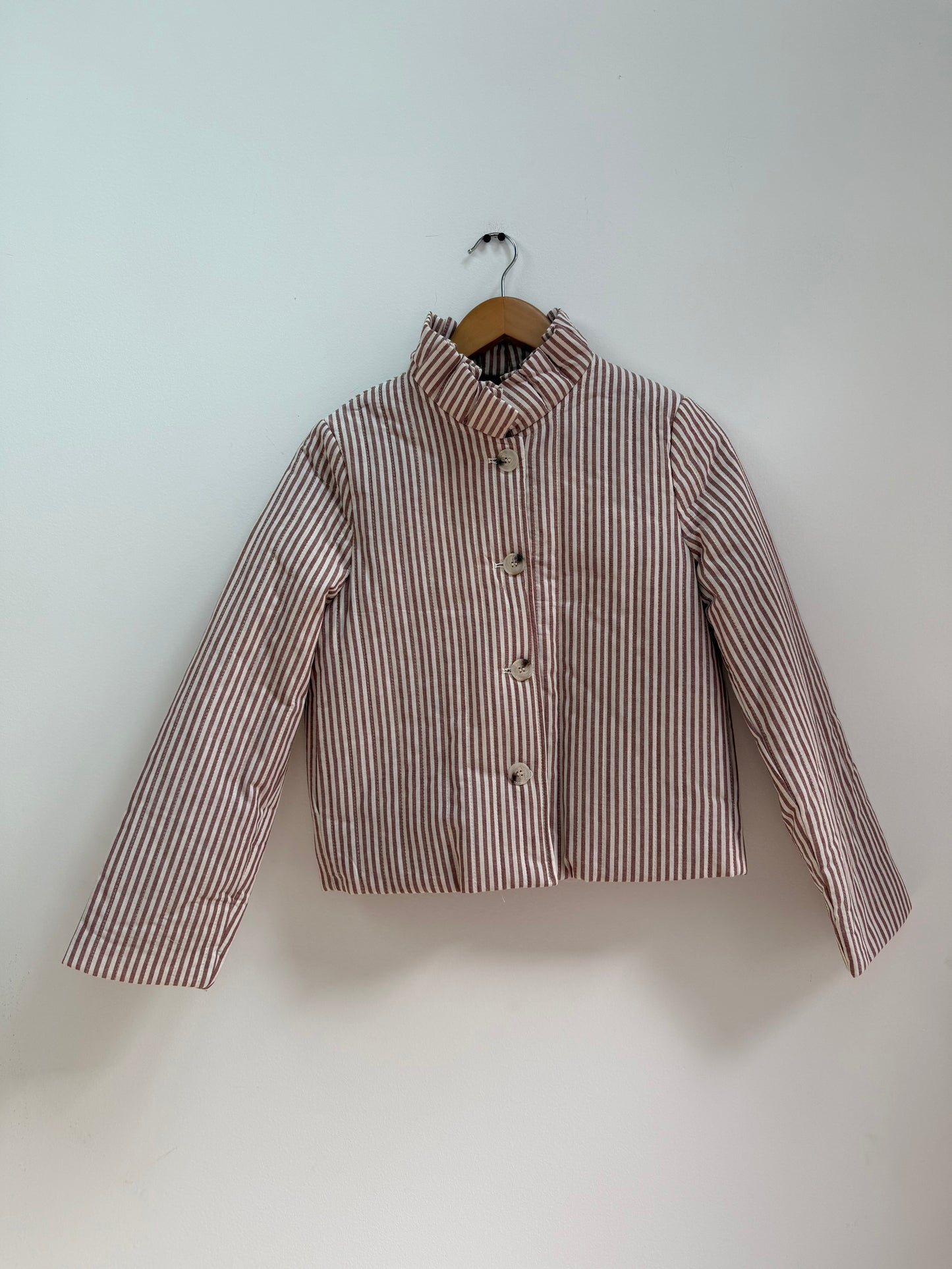 Veste avec col matelassée/ Rayée bordeaux et blanche
