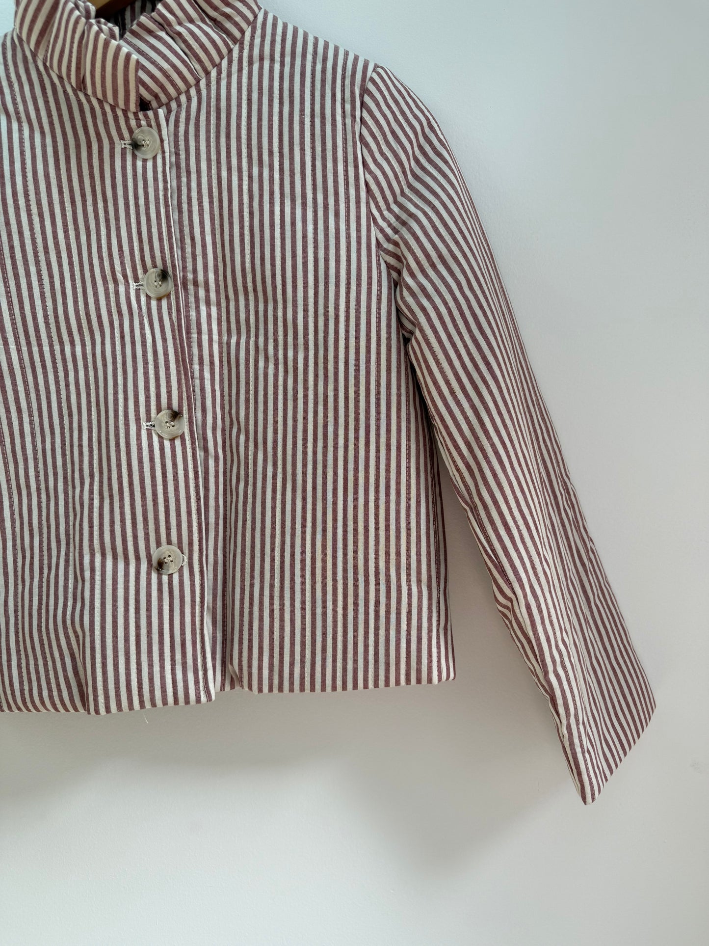 Veste avec col matelassée/ Rayée bordeaux et blanche