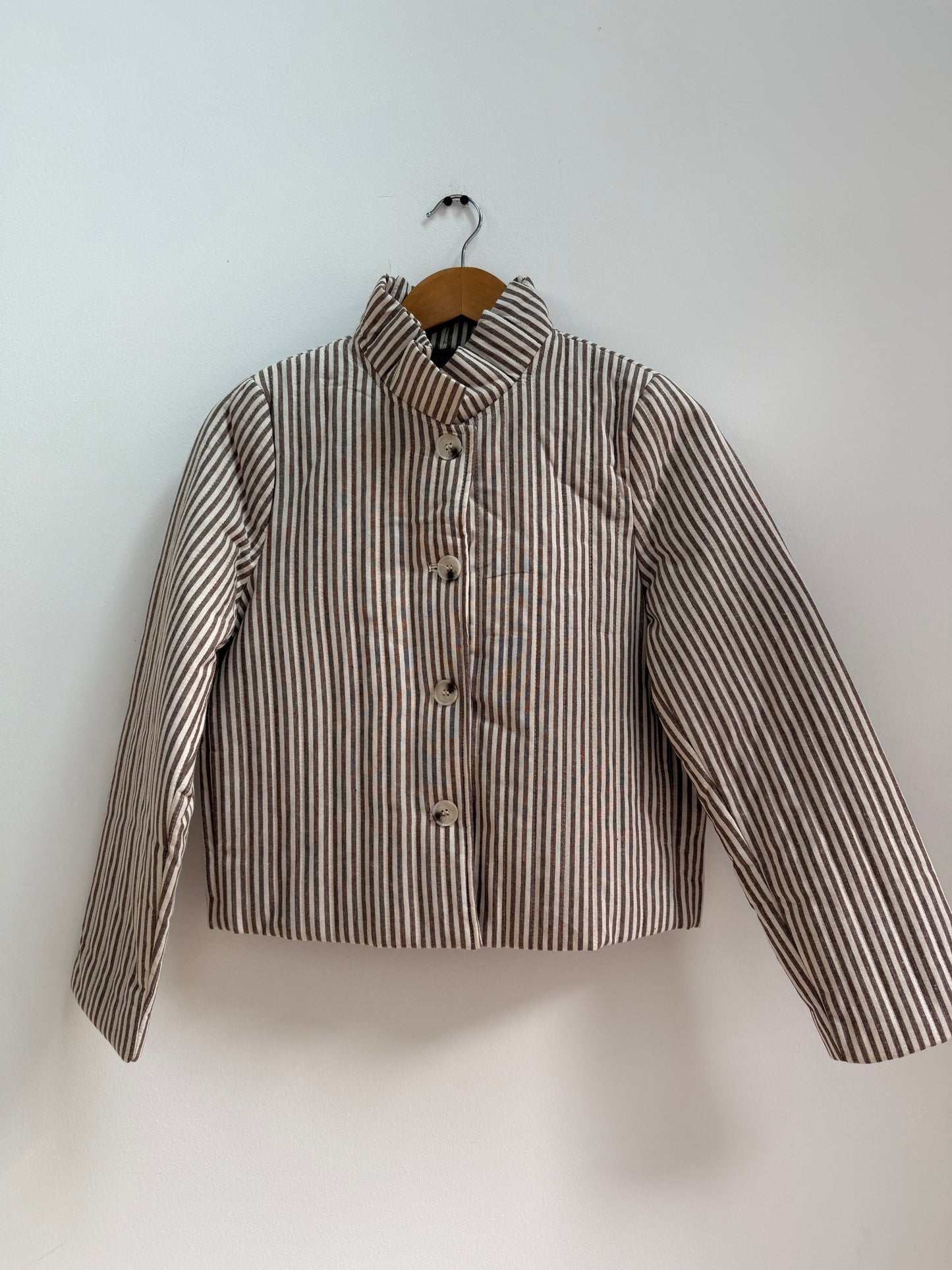 Veste avec col matelassée/ Rayée Marron et Blanche