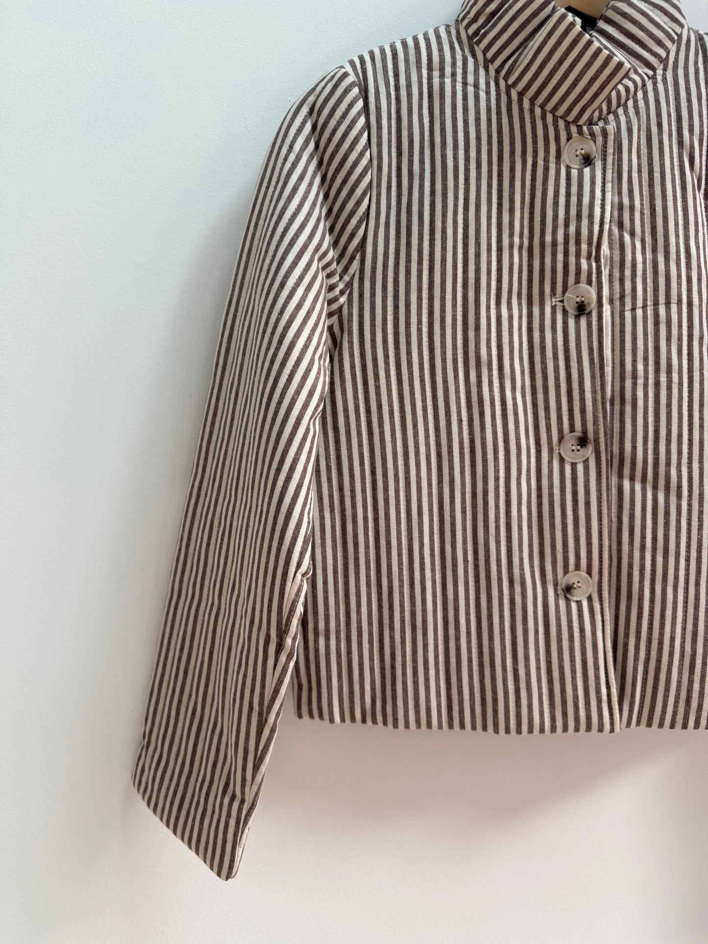 Veste avec col matelassée/ Rayée Marron et Blanche