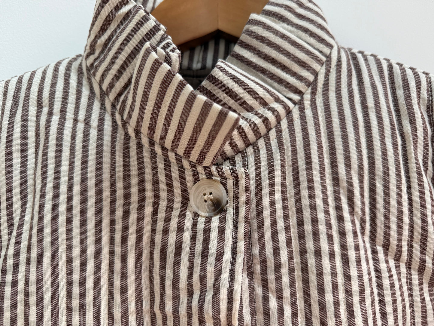 Veste avec col matelassée/ Rayée Marron et Blanche