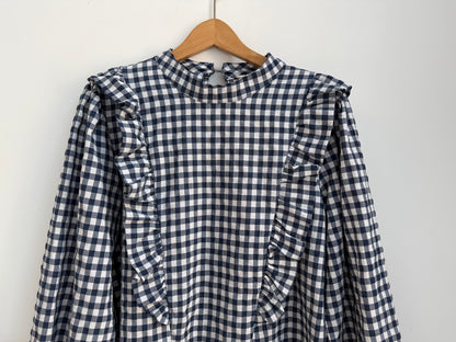 Blouse avec volants vichy bleue marine et blanche