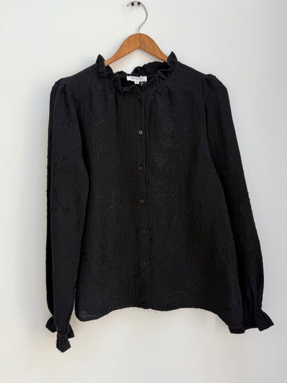 Blouse noire type gaz de coton avec motifs