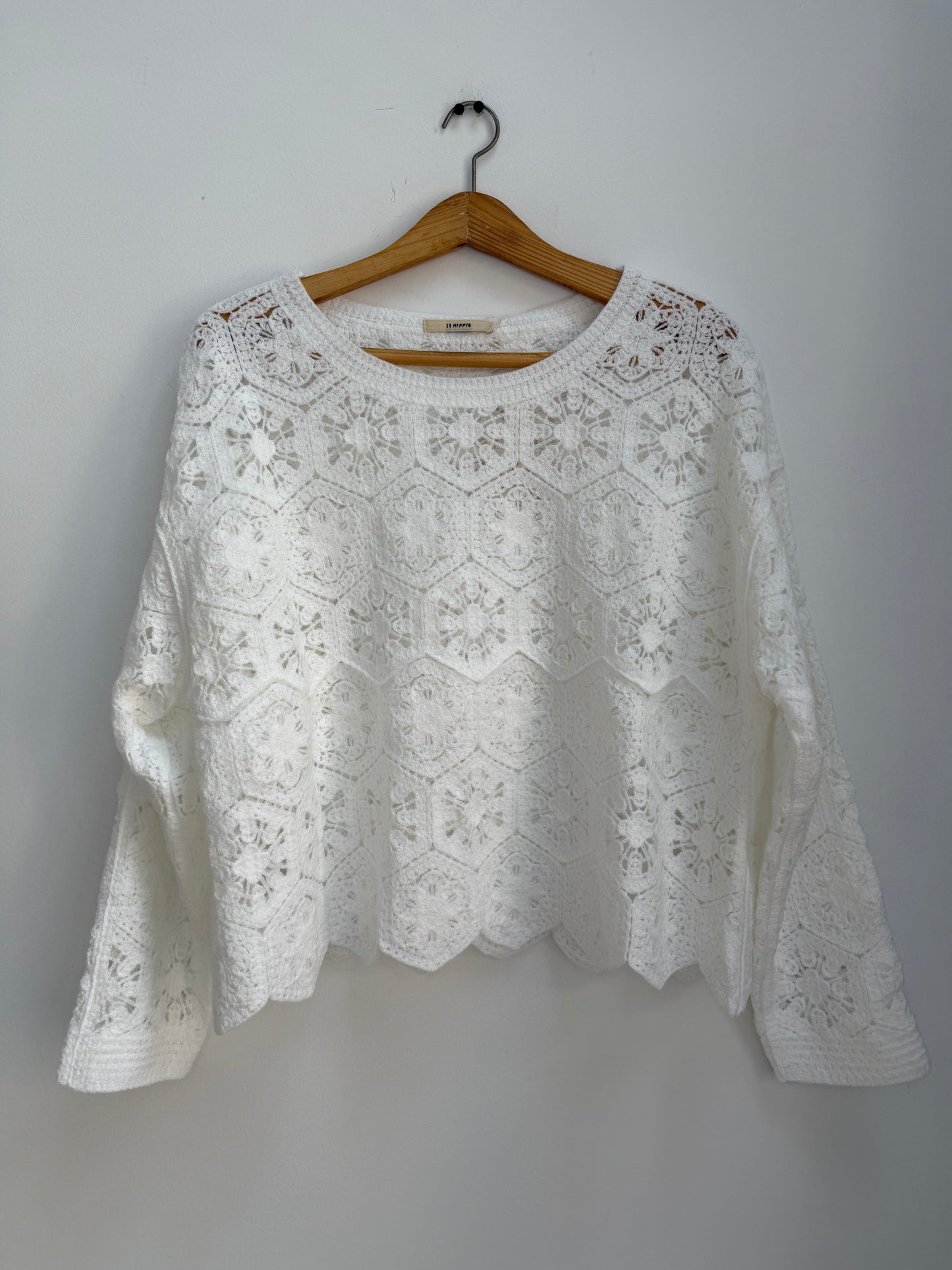 Pull type crochet blanc