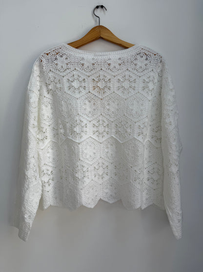 Pull type crochet blanc