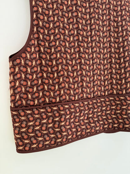 Gilet sans manches fin matelassé avec motifs