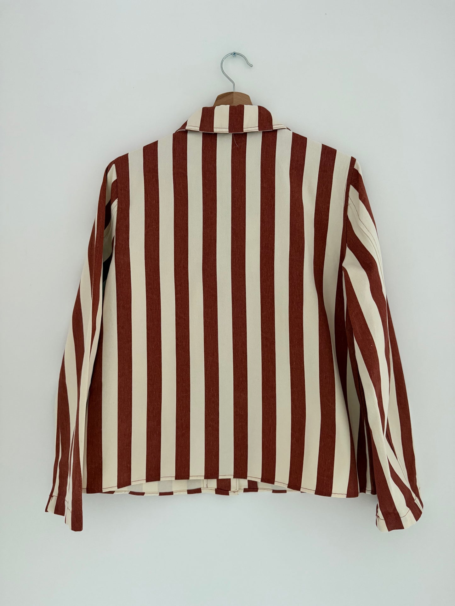 Veste avec col rayée rouille et crème