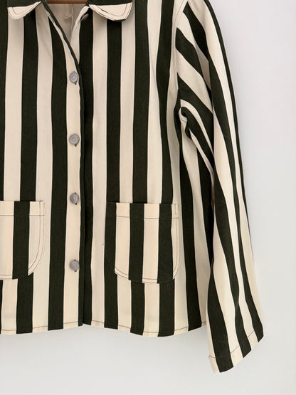 Veste avec col rayée kaki et crème