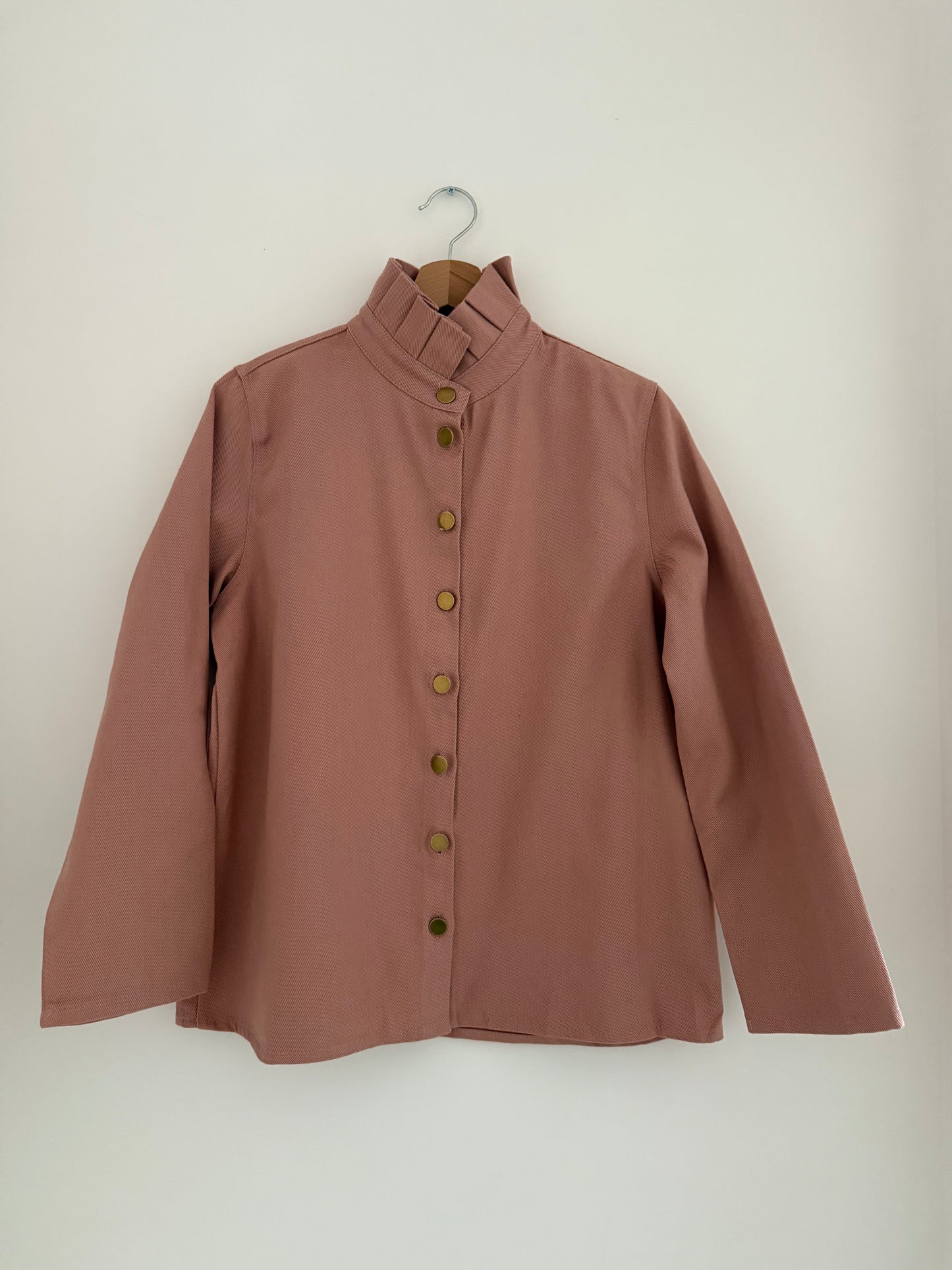 Sur chemise en jean avec grand col vieux rose