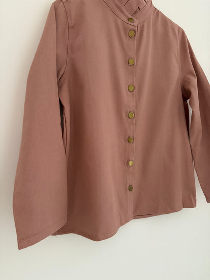 Sur chemise en jean avec grand col vieux rose
