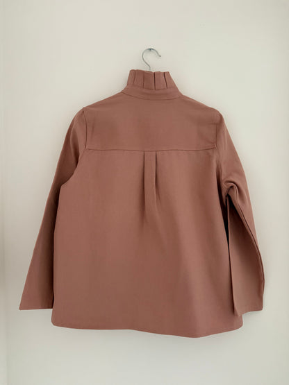 Sur chemise en jean avec grand col vieux rose