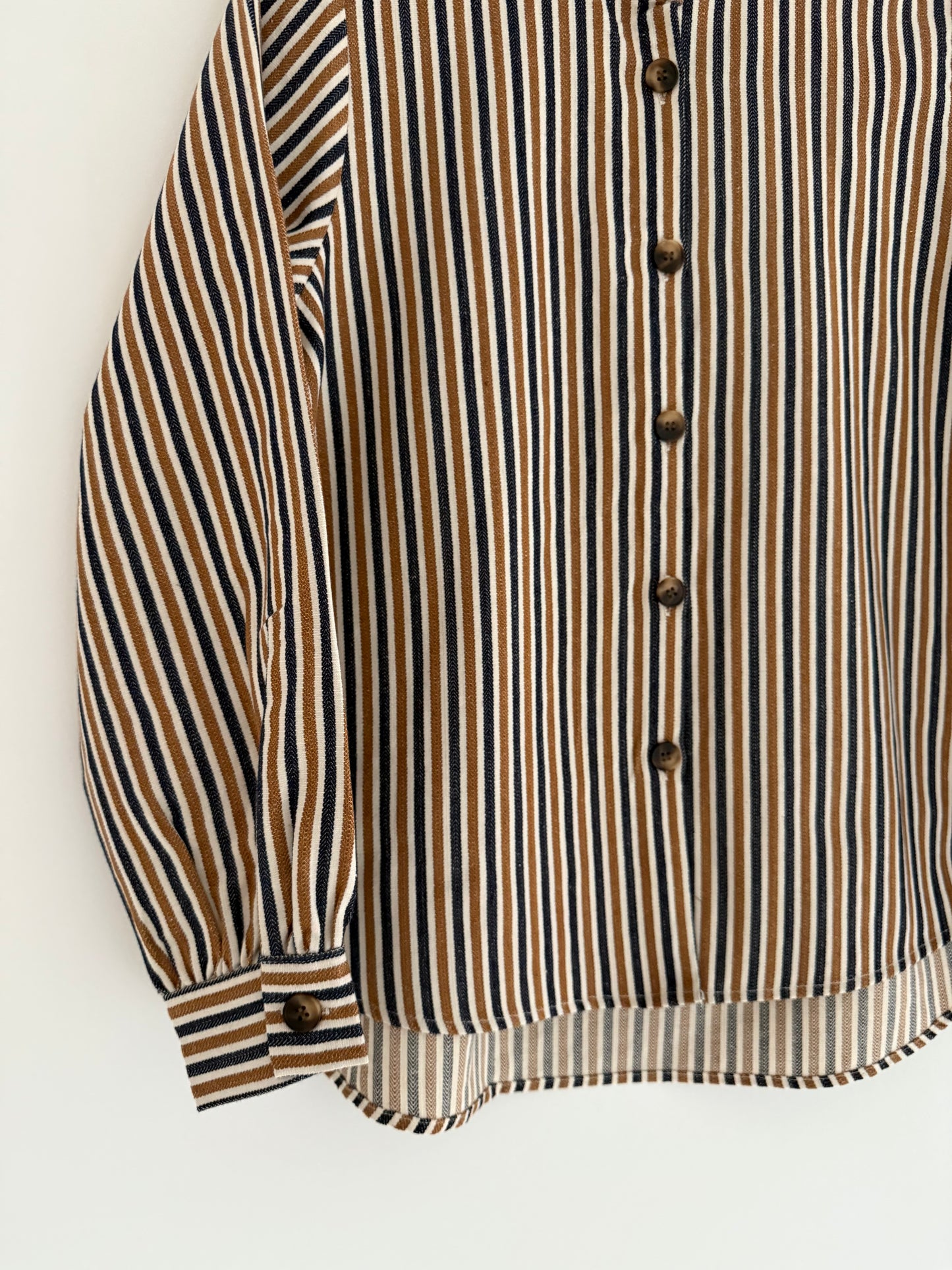 Sur chemise en jean rayée avec grand col