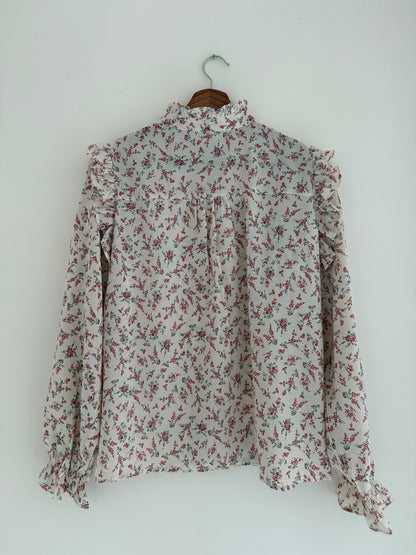 Blouse froufrous avec motifs