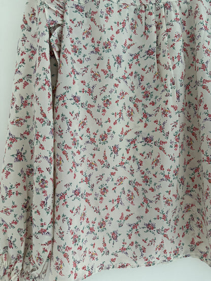 Blouse froufrous avec motifs