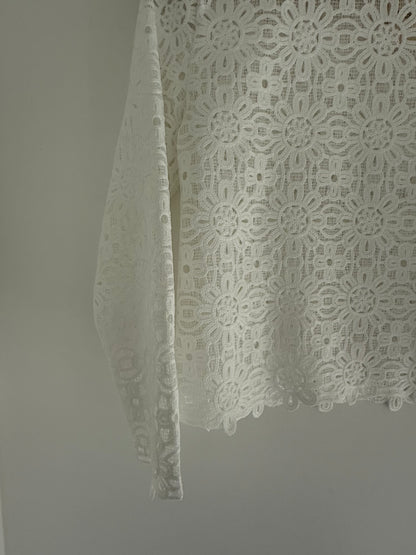 Blouse blanche type broderie épaisse