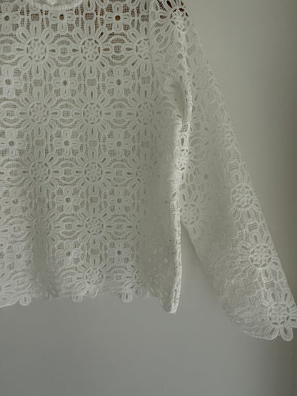 Blouse blanche type broderie épaisse