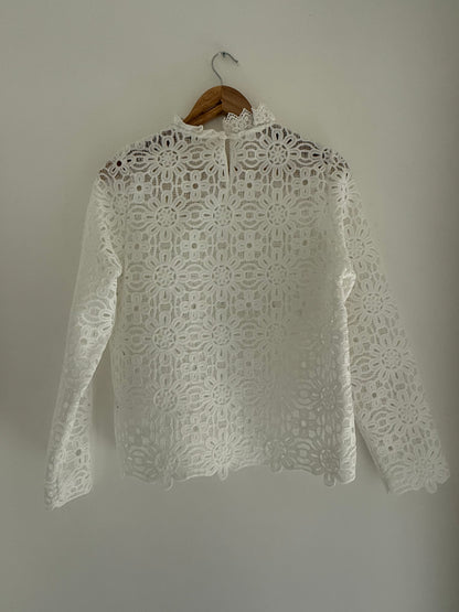 Blouse blanche type broderie épaisse
