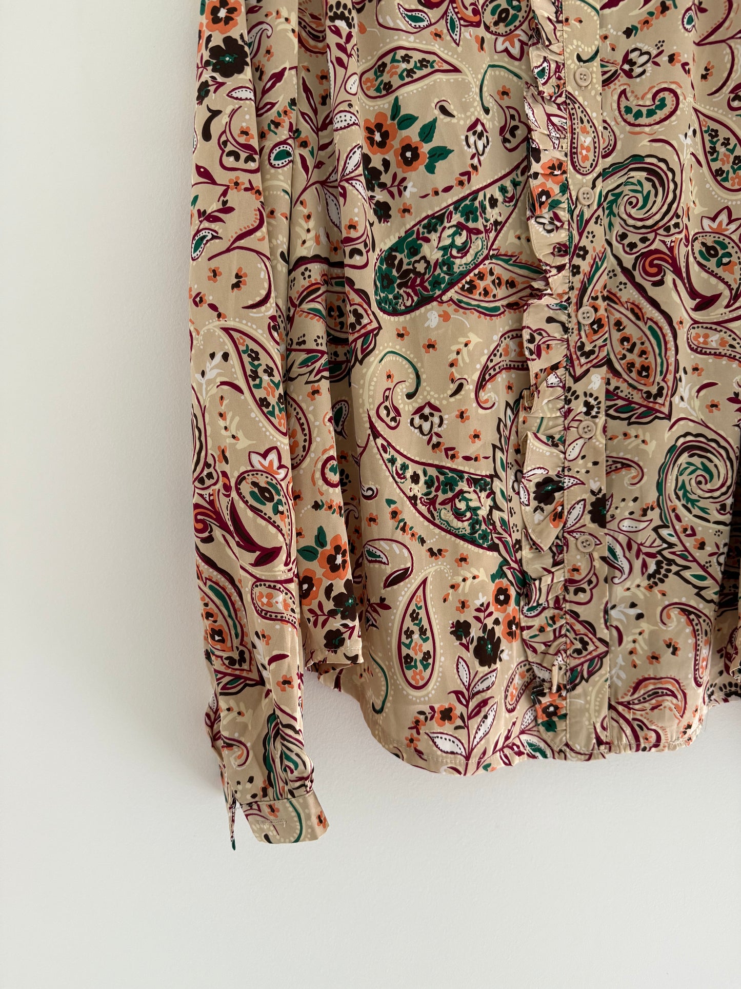 Chemise fluide beige avec motifs colorés