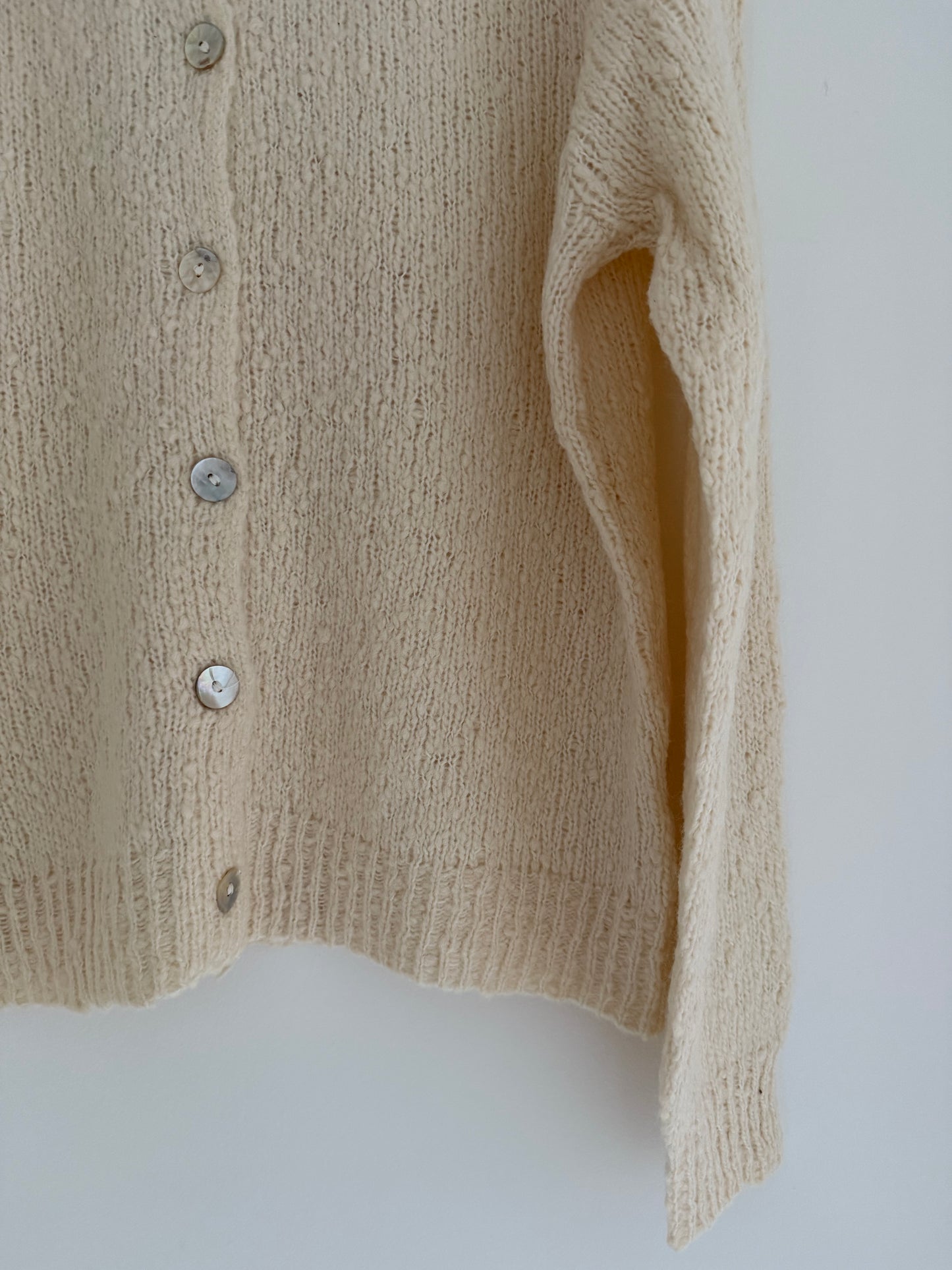 Gilet beige avec boutons nacrés