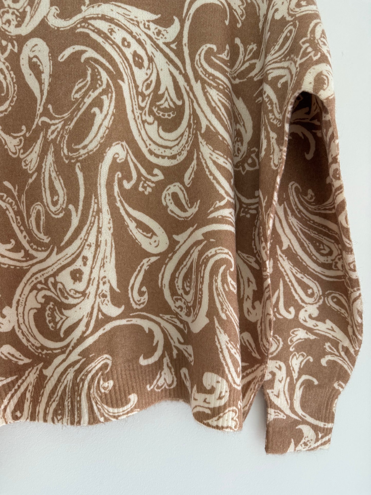 Pull col rond avec motifs