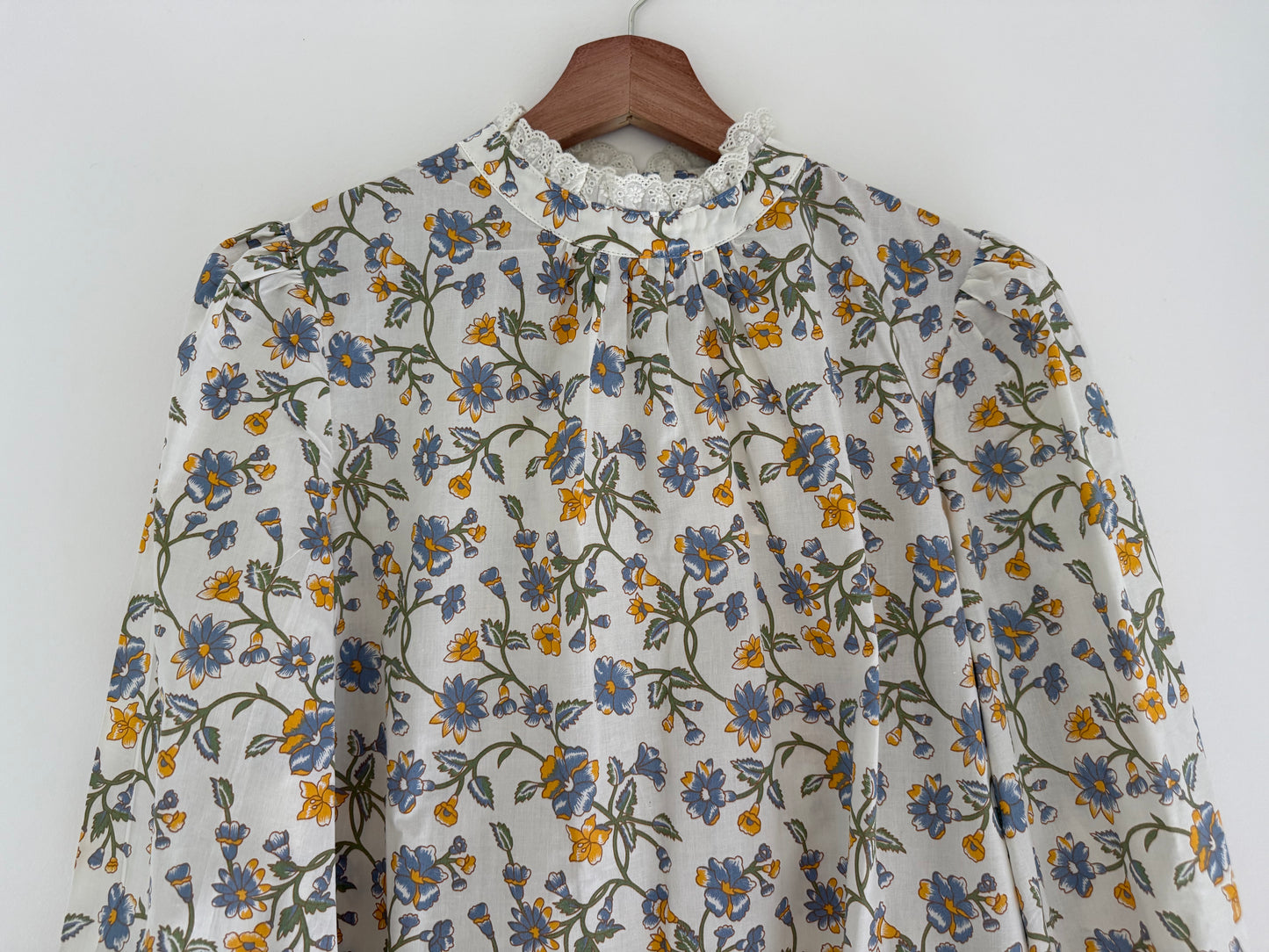 Blouse blanc cassé imprimé fleuri