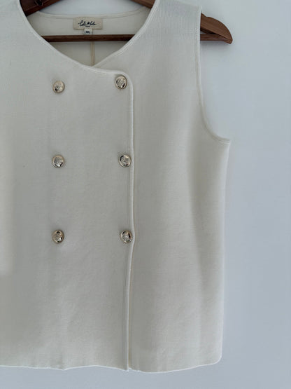 Débardeur beige avec boutons dorés