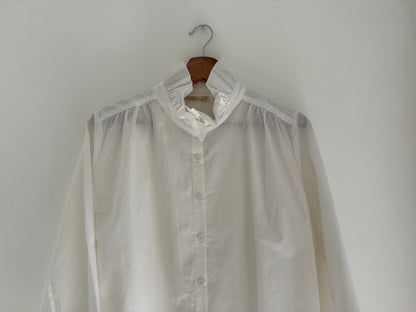 Chemise avec grand col blanche