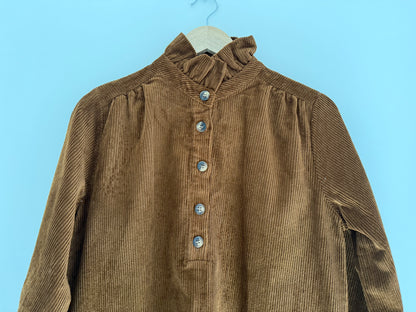 Robe en velours chocolat avec grand col
