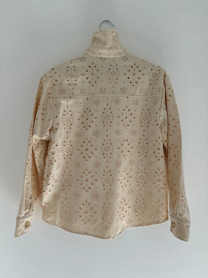 Veste chemise en jean beige avec broderies en reliefs